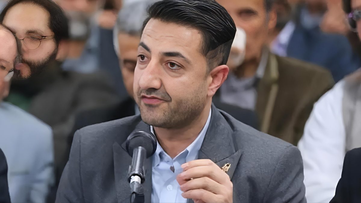 نجیب بارور، شاعر افغانستانی، رهبر شهید را با سرودن شعر «الوداع» بدرقه کرد