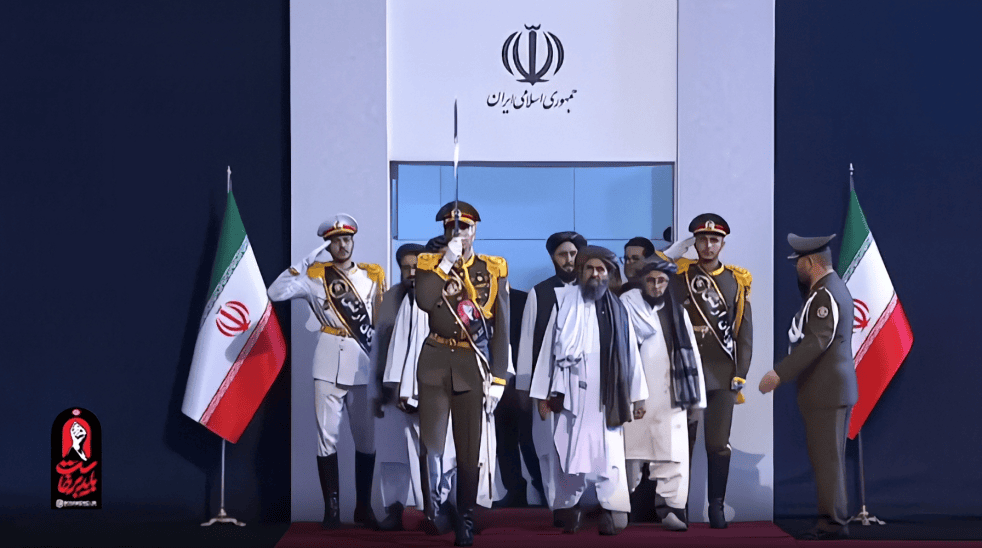هیئت امارت اسلامی بر پیکر رهبر شهید انقلاب ایران ادای احترام کردند