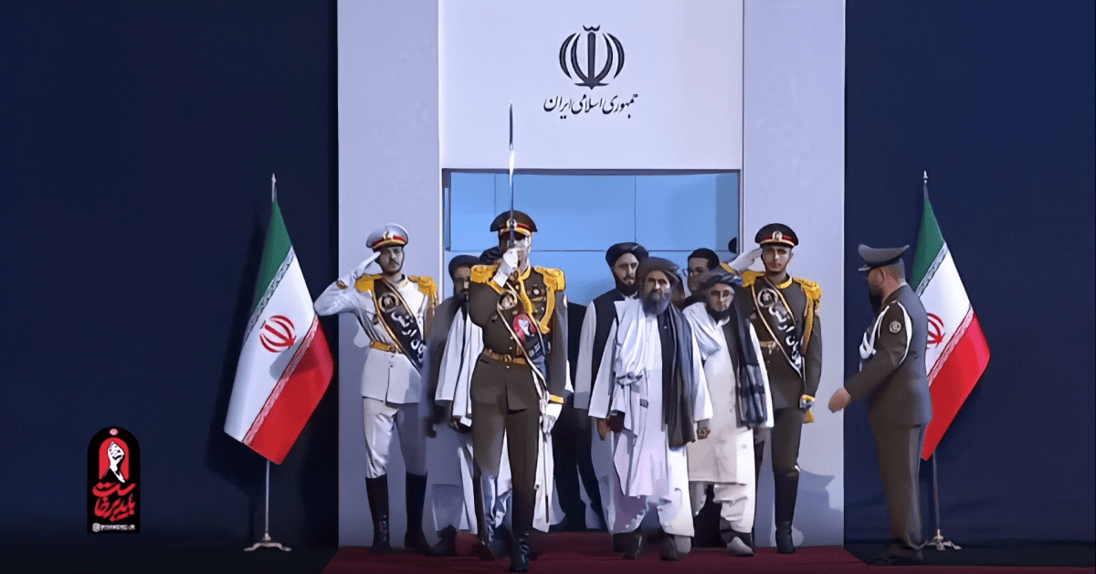 هیئت امارت اسلامی بر پیکر رهبر شهید انقلاب ایران ادای احترام کردند